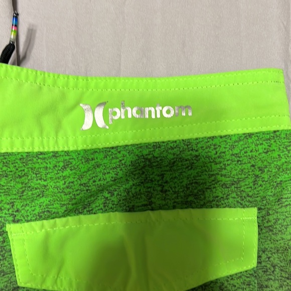 Hurley board shorts - Picture 3 of 4